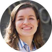 DR. DANIELA CARVAJAL